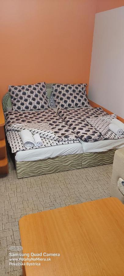 Wolf Apartman Pokojne Ubytovanie V Povazskej Bystrici Ticha Lokalita S Parkovanim Vsade Blizko Vhodne Pre Pracovne Cesty Turistiku Aj Oddych Plne Vybavena Kuchyna Považská Bystrica Extérieur photo