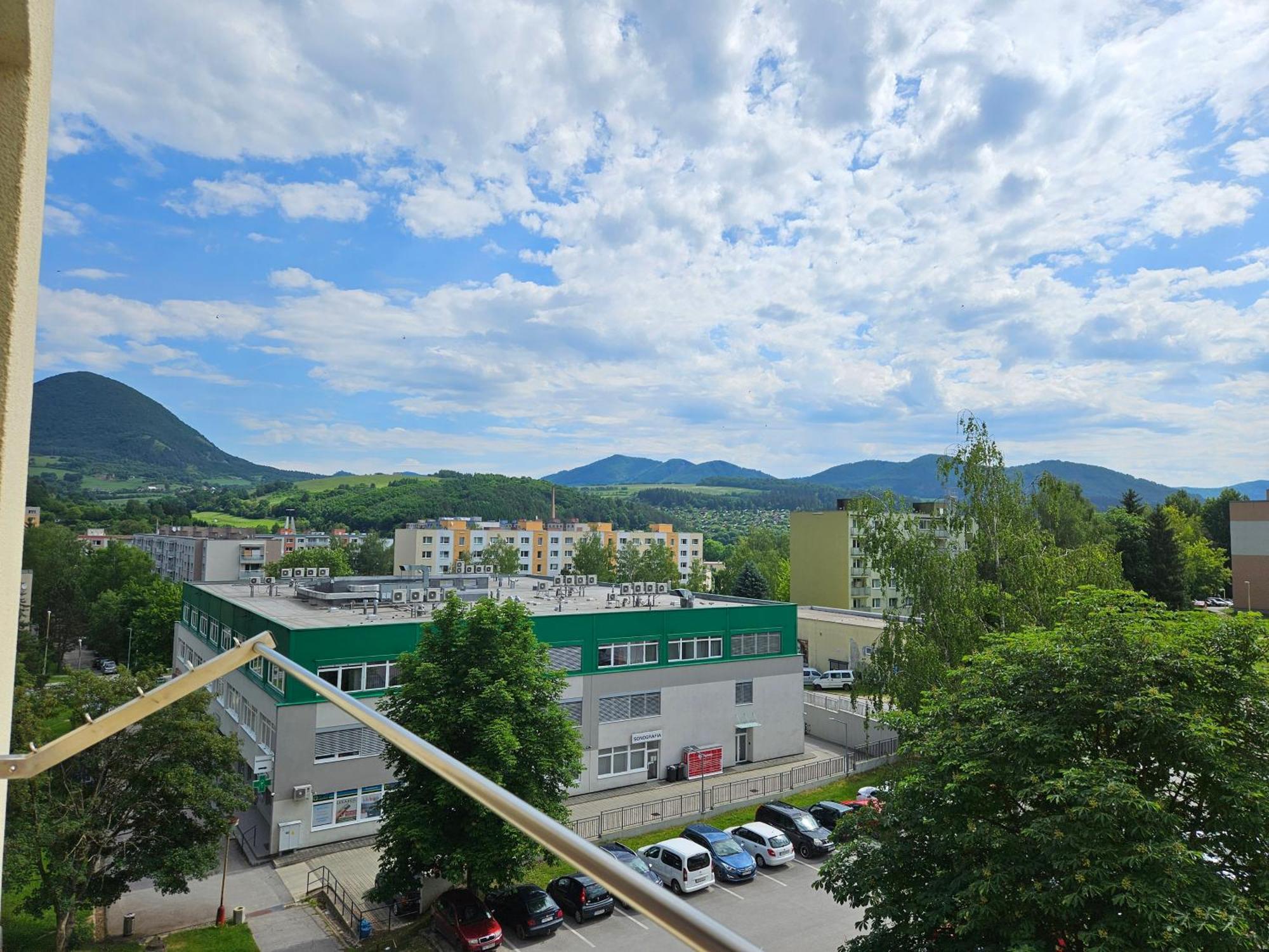 Wolf Apartman Pokojne Ubytovanie V Povazskej Bystrici Ticha Lokalita S Parkovanim Vsade Blizko Vhodne Pre Pracovne Cesty Turistiku Aj Oddych Plne Vybavena Kuchyna Považská Bystrica Extérieur photo