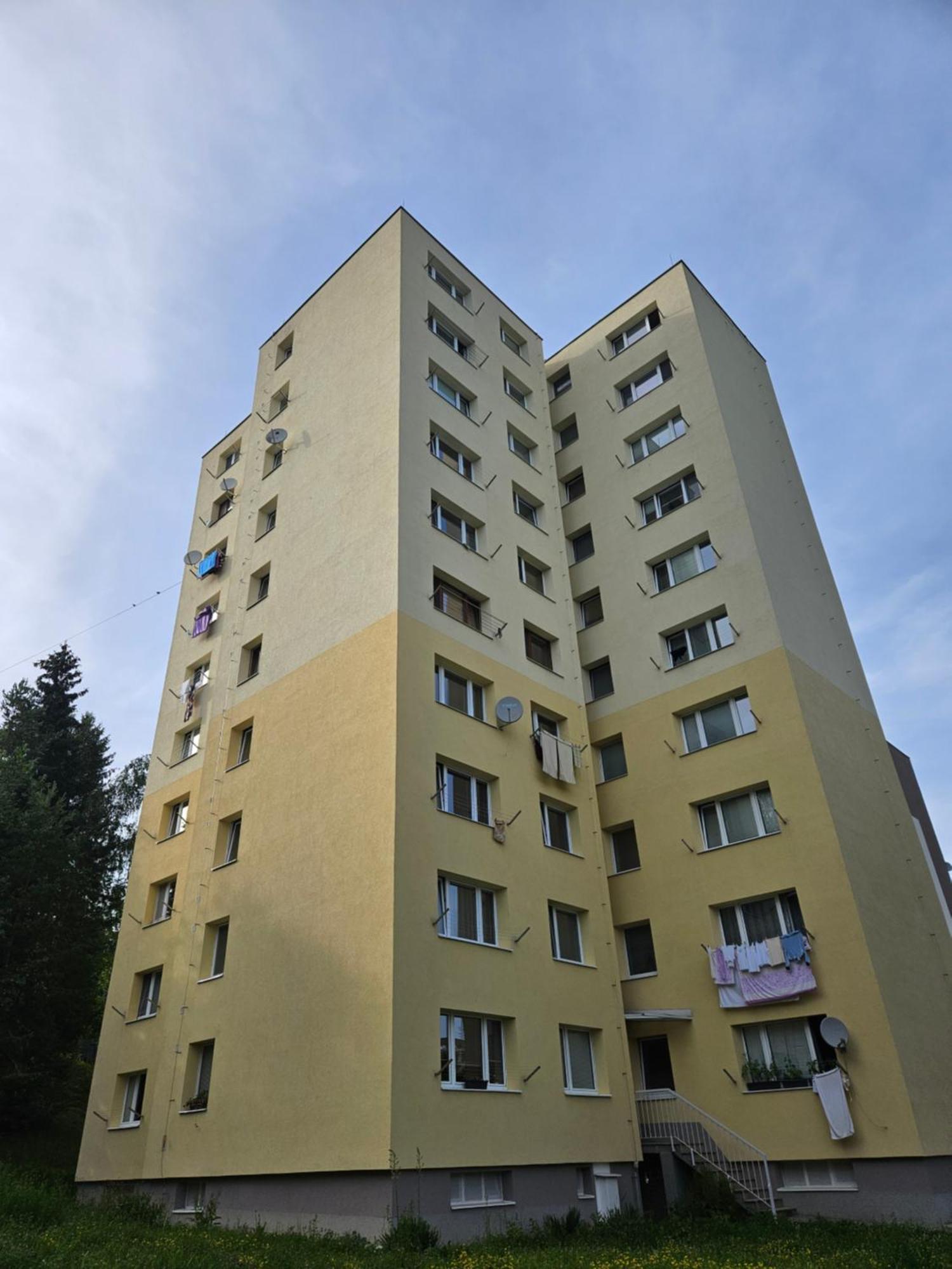 Wolf Apartman Pokojne Ubytovanie V Povazskej Bystrici Ticha Lokalita S Parkovanim Vsade Blizko Vhodne Pre Pracovne Cesty Turistiku Aj Oddych Plne Vybavena Kuchyna Považská Bystrica Extérieur photo